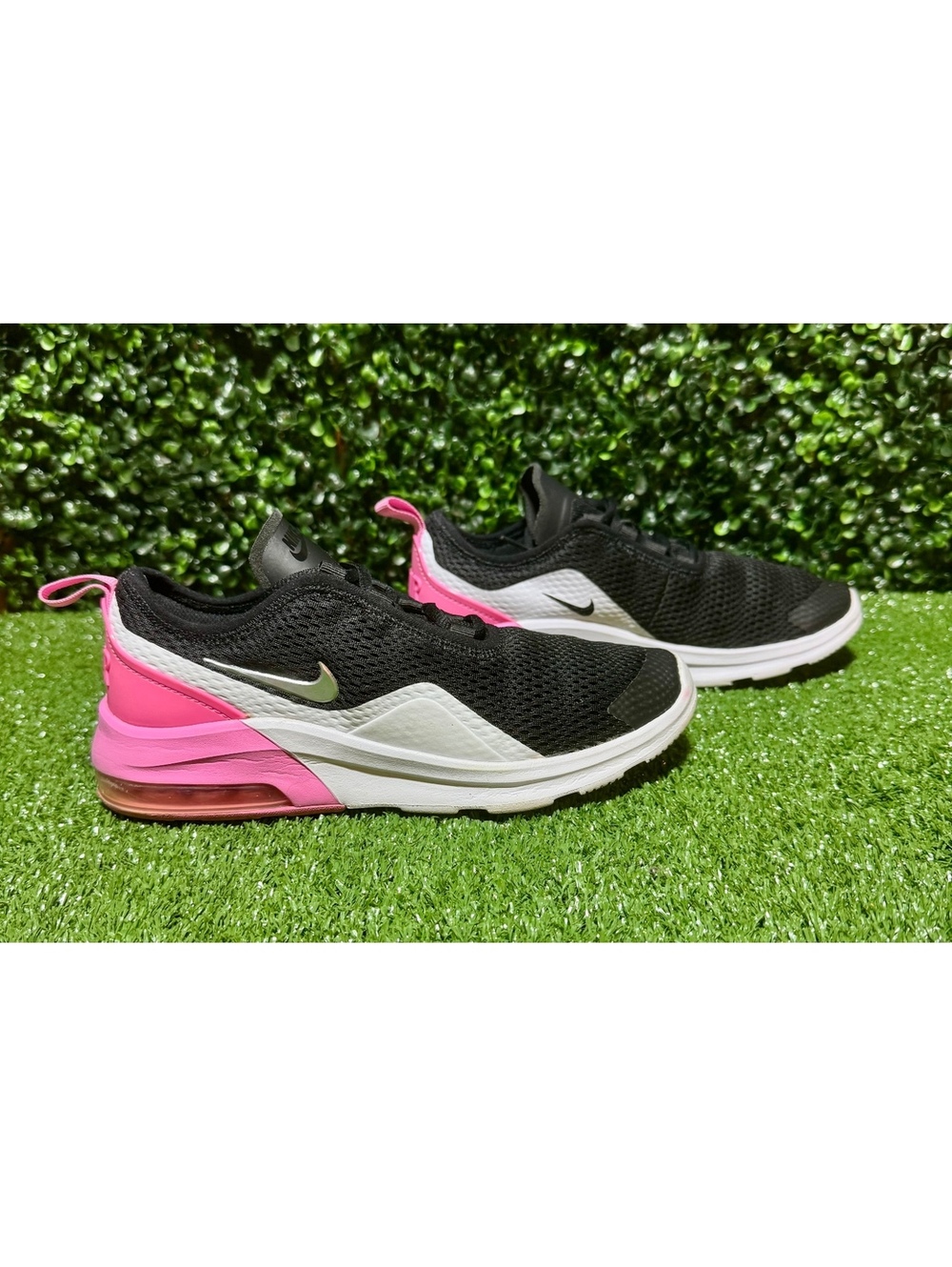 Nike Air Max Motion 2 Black White Pink – Size 5.5Y Women’s 7